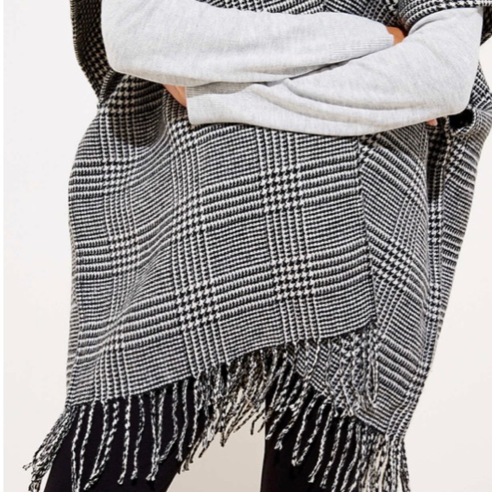 LOFT Reversible Houndstooth Poncho - XS/S - Picture 2 of 2